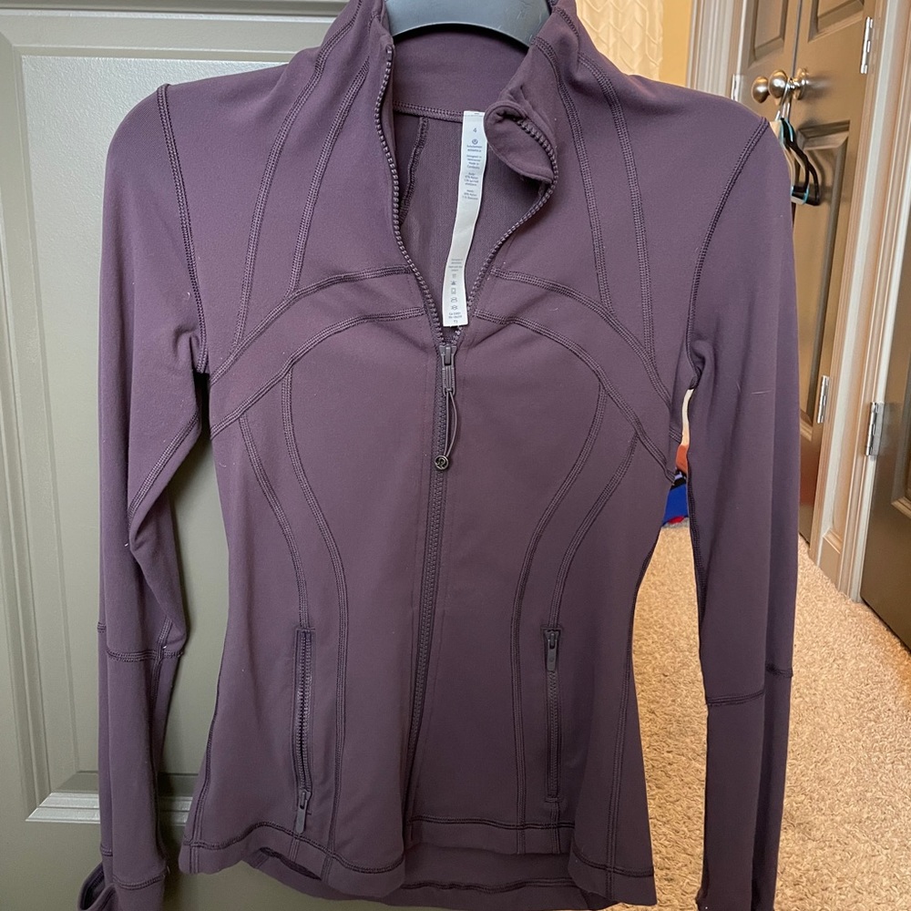 Lulu define jacket size 4